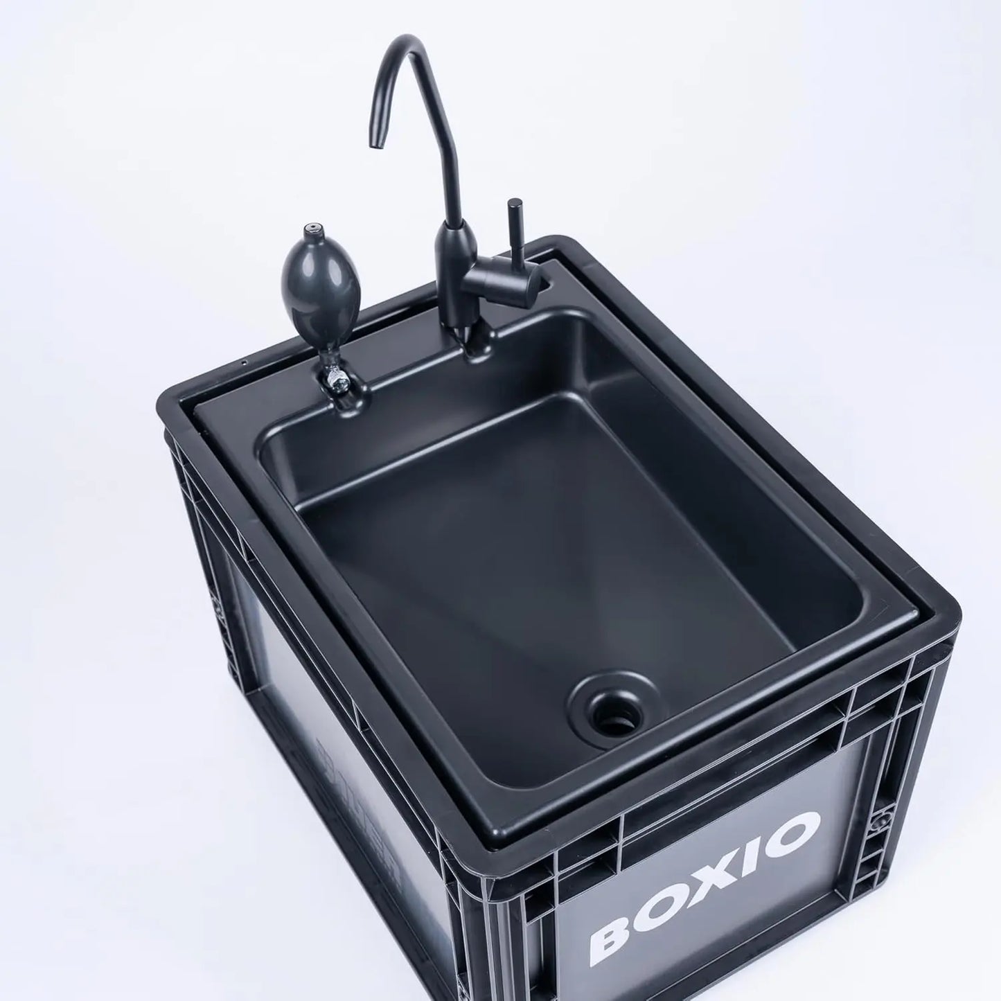 BOXIO - WASH: Mobiles 40x30 Spülbecken, Camping Waschbecken mit Pumpe ohne Strom, Camping Zubehör in Eurobox für den Van Ausbau, Friseur oder outdoor auf Festival & Garten, Spüle als Camping Gadgets
