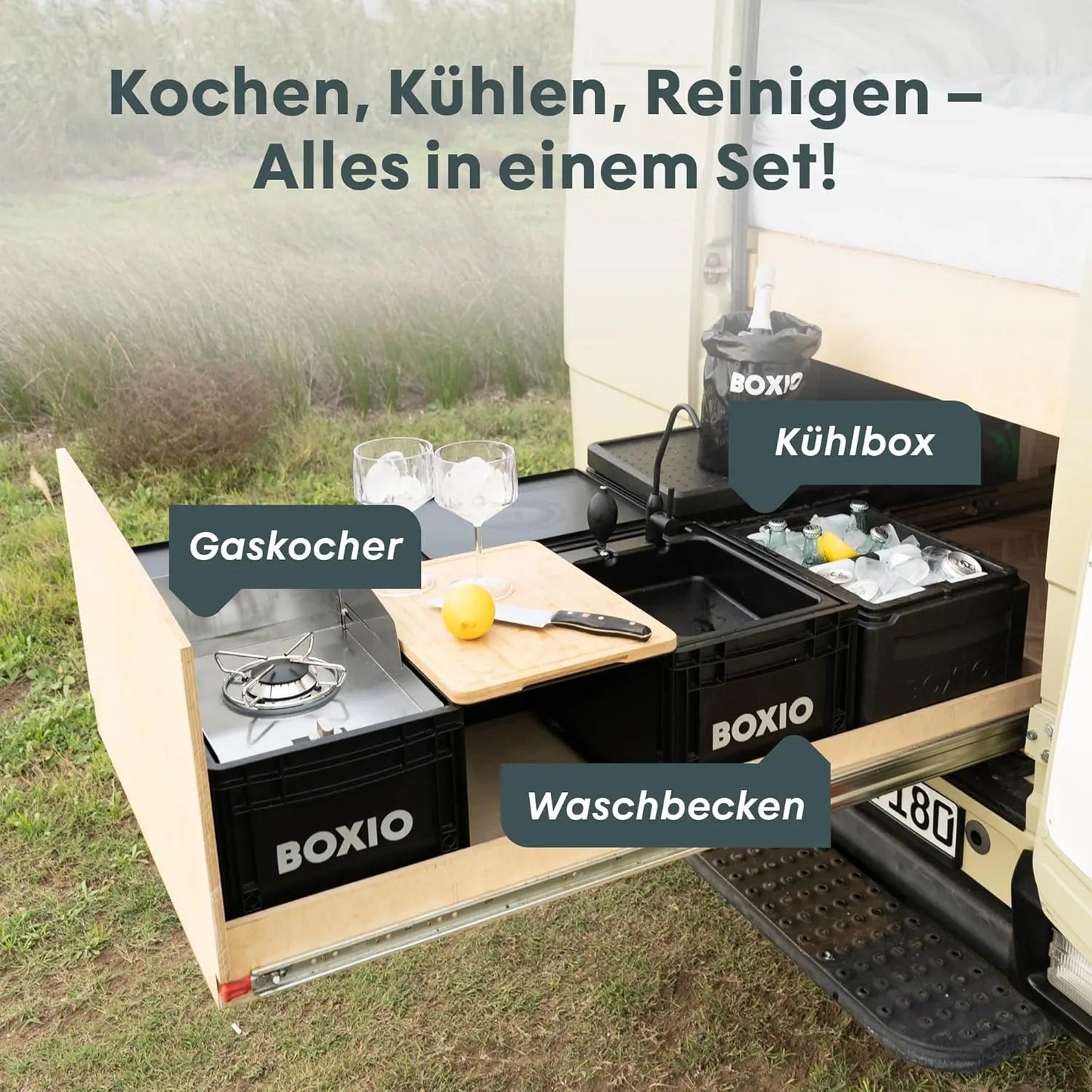 BOXIO - Kitchen Bundle: Mobile Campingküche ohne Strom mit Kochbox, Waschbecken & Gaskocher mit Outdoor Zubehör Schneidbrett, Kühlakkus, Sitzkissen UVM. Perfekte All-in-one Lösung