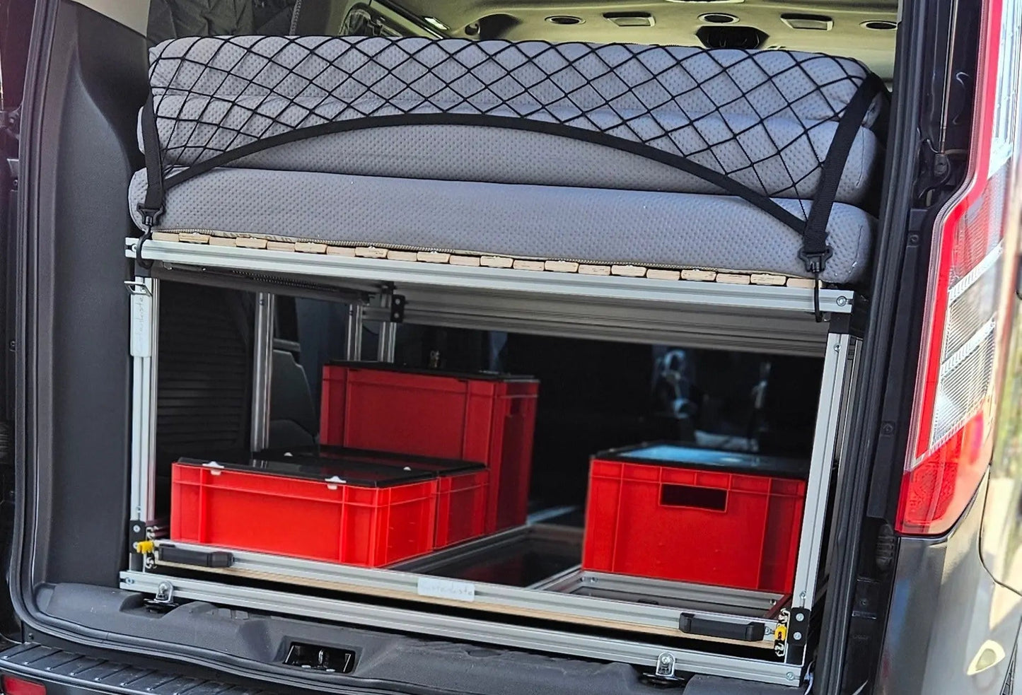 ALOIS - Der Heckauszug fürs Campingbox System - Campingbox mit Lattenrost für Transporter & Vans | Kastenkiste.de
