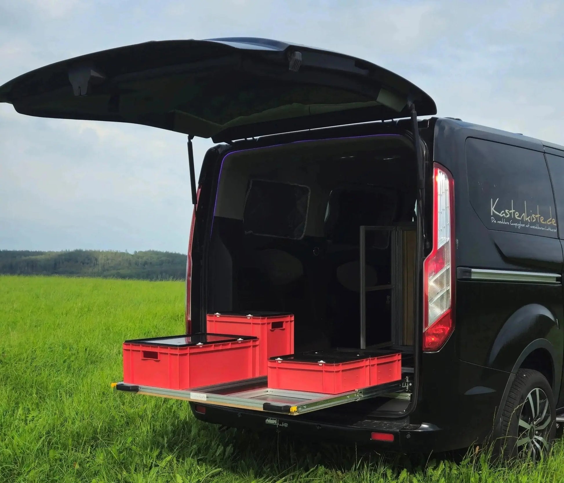 CARLOS – Campingbox mit Heckauszug & faltbarem Bettauszug - Campingbox mit Lattenrost für Transporter & Vans | Kastenkiste.de