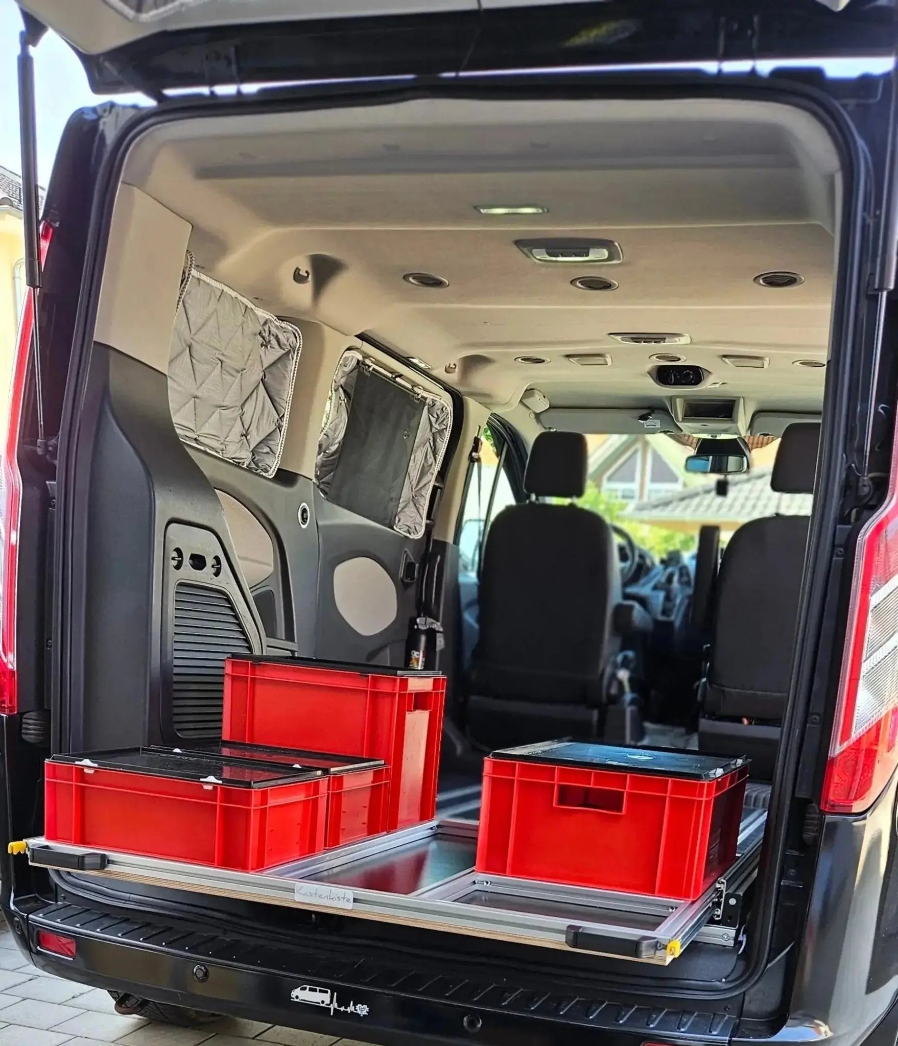 CARLOS – Campingbox mit Heckauszug & faltbarem Bettauszug - Campingbox mit Lattenrost für Transporter & Vans | Kastenkiste.de