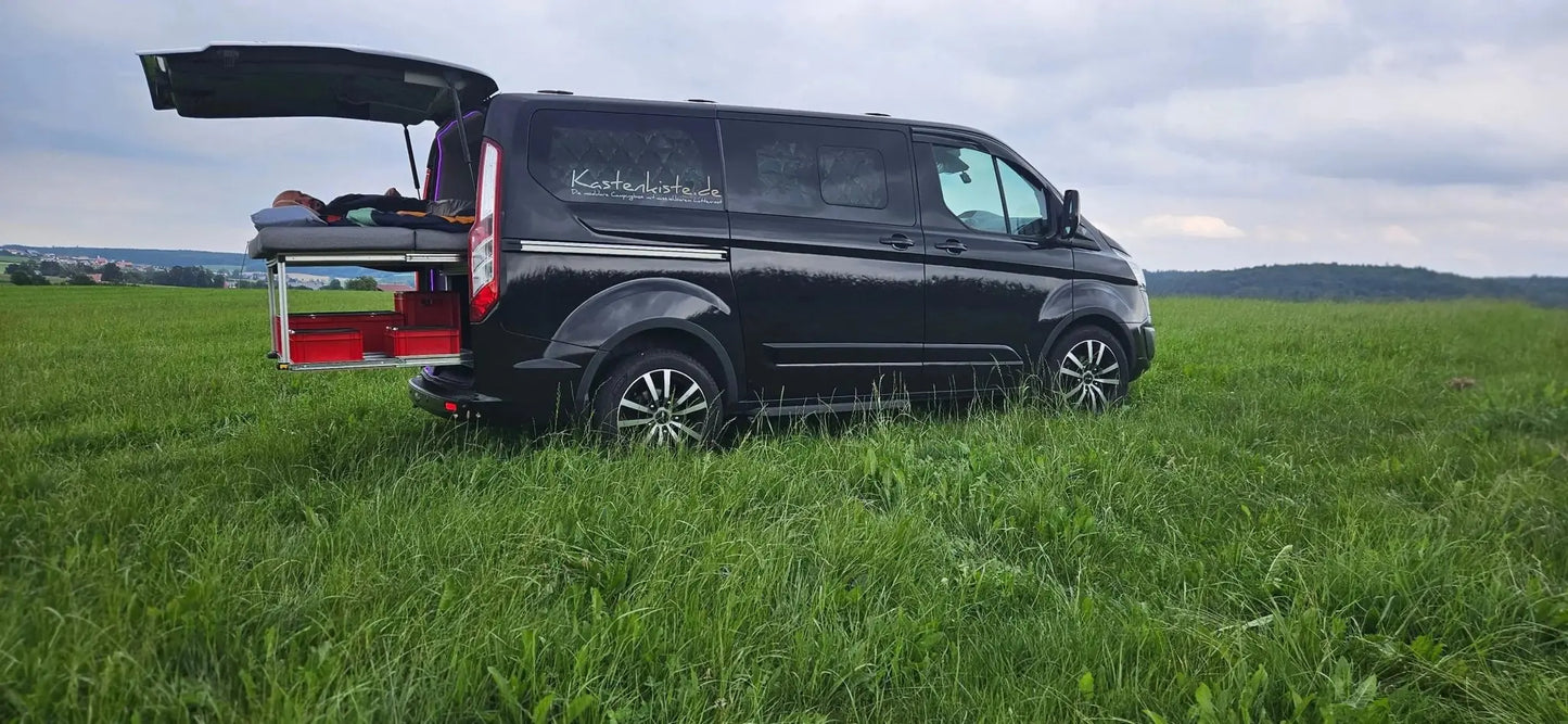 CARLOS – Campingbox mit Heckauszug & faltbarem Bettauszug - Campingbox mit Lattenrost für Transporter & Vans | Kastenkiste.de