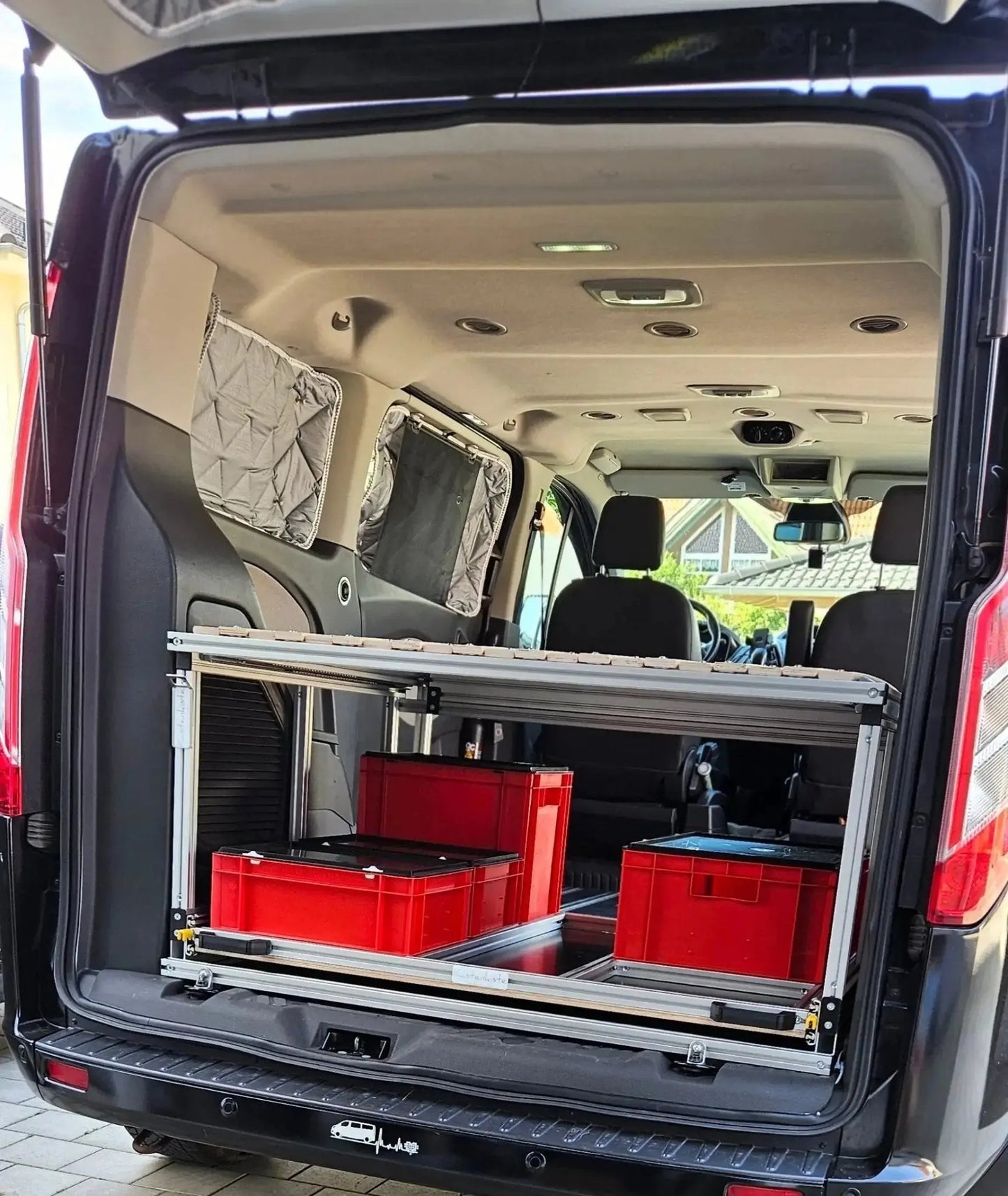 CARLOS – Campingbox mit Heckauszug & faltbarem Bettauszug - Campingbox mit Lattenrost für Transporter & Vans | Kastenkiste.de