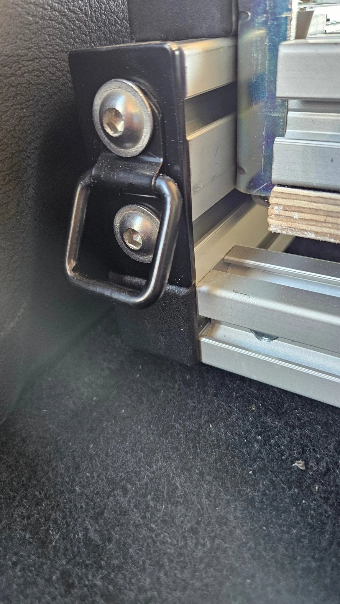 ALOIS - Der Heckauszug fürs Campingbox System - Campingbox mit Lattenrost für Transporter & Vans | Kastenkiste.de